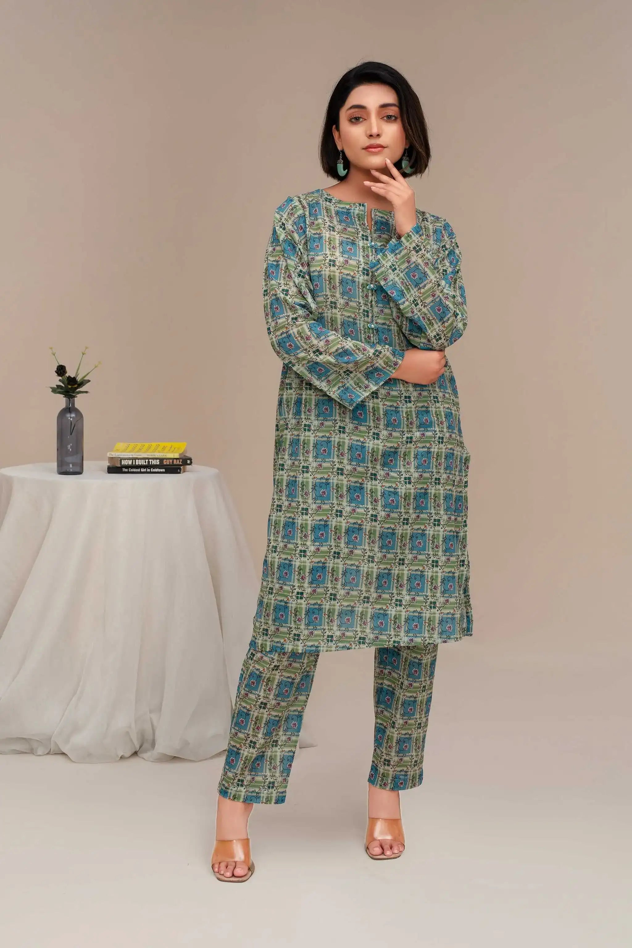 2 Piece Ready To Wear Green Lawn Suit - ZN-19 - ZAINOOR Main image