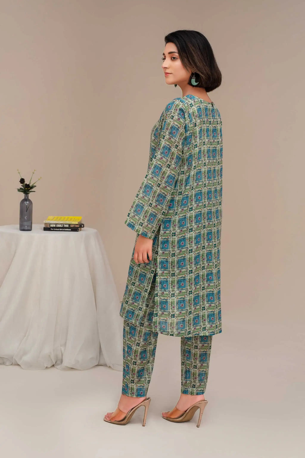 2 Piece Ready To Wear Green Lawn Suit - ZN-19 - ZAINOOR