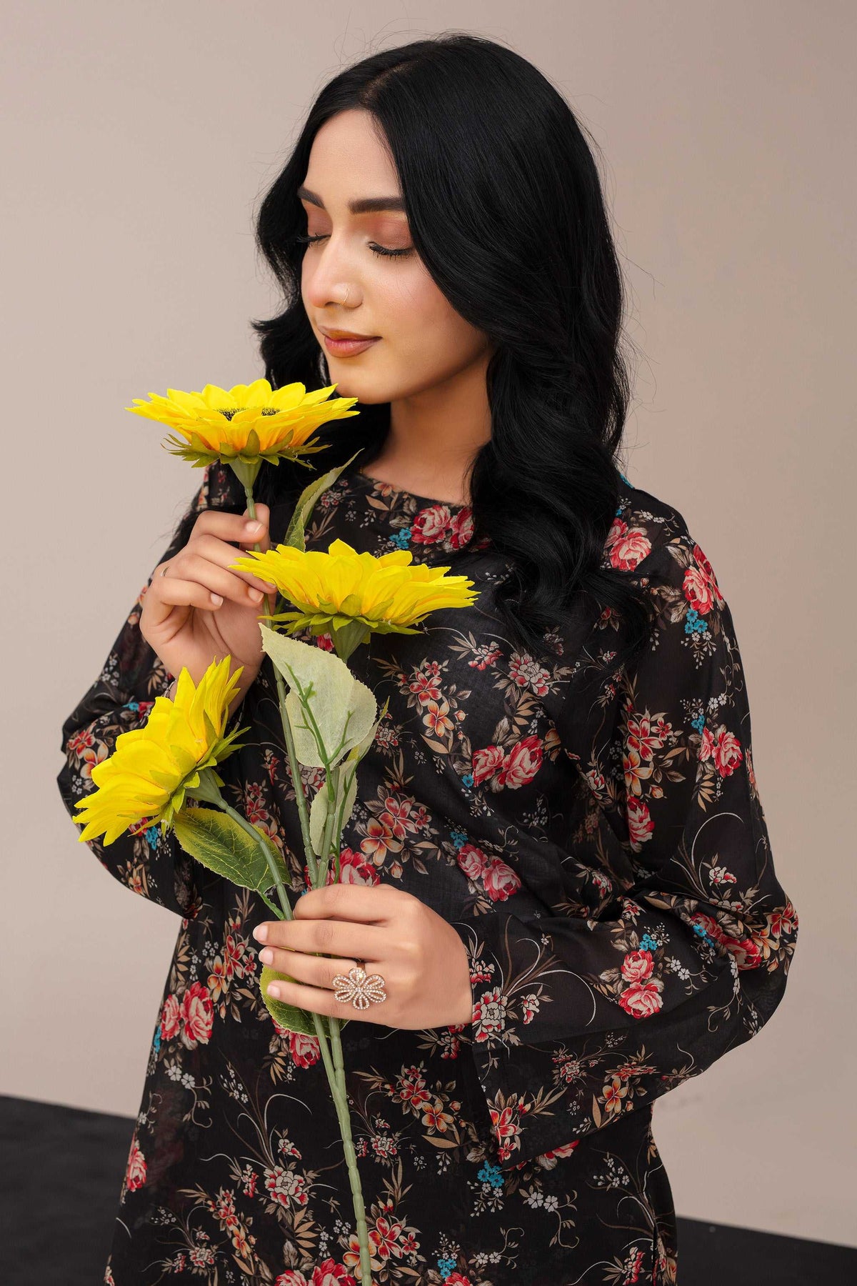 2 Piece Ready To Wear Black Lawn Suit - ZN-26 - ZAINOOR